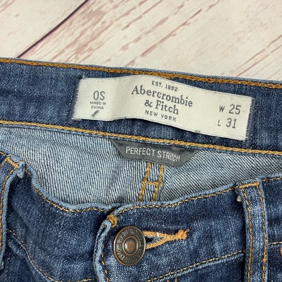 25 Womens Abercrombie & Fitch Blue Low Rise Boot Cut Jeans A&F Casual Med Wash - Picture 3 of 9